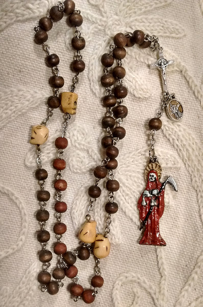 Santisima Muerte Rosary, Red